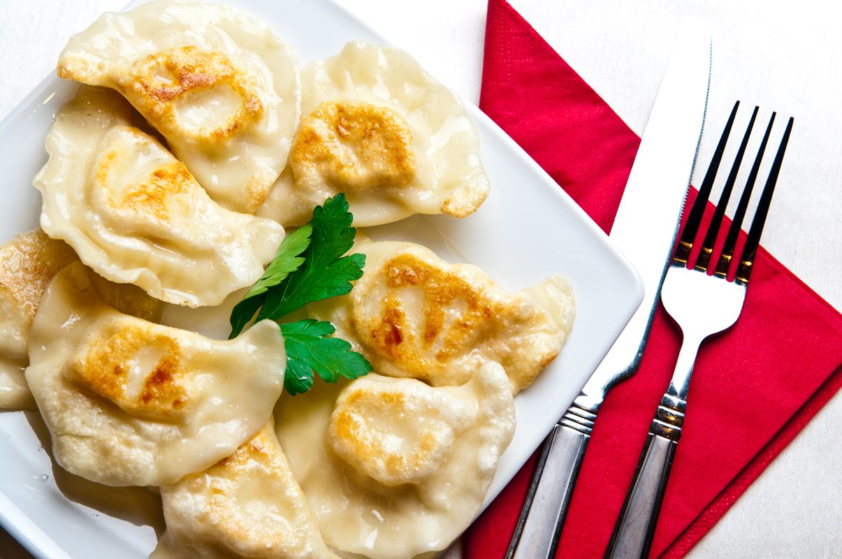 Przepis na polskie pierogi .